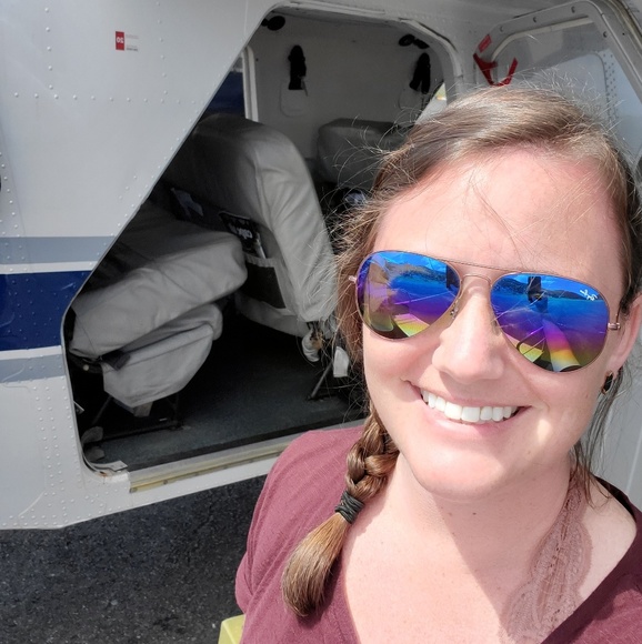 Meet your Posher, Cassandra - Picture 1 of 1